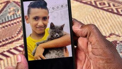 مأساة مهند.. جوع وحرب ينهيان حياة طفل غزي