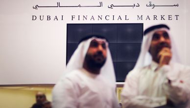 تباين إغلاقات الأسواق الخليجية.. مكاسب دبي وضغوط أبوظبي