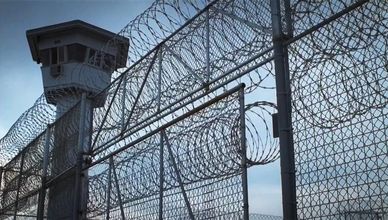 افتتاح مركز جديد للمهاجرين داخل سجن يثير جدلاً في أميركا