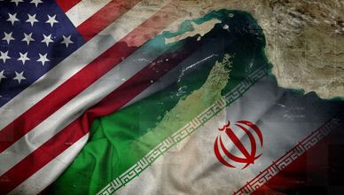 السعودية تكثف تحركاتها لاحتواء التصعيد.. وإيران تربط هرمز بالتزامات واشنطن