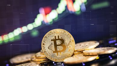 البيت الأبيض يهدد برسوم جديدة.. وبتكوين تسجل قفزة قياسية