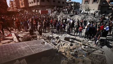 إسرائيل توسع ضرباتها في سوريا وغزة.. وإيران تلوح باتفاق مع واشنطن