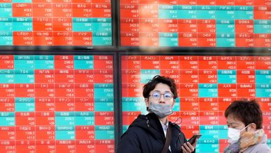 واشنطن تقدم ضمانات أمنية لكييف.. والأسهم الآسيوية تتراجع