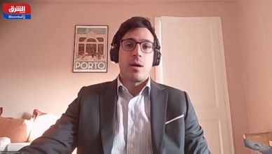 المعروض العالمي يحافظ على استقرار النفط رغم التوترات الجيوسياسية