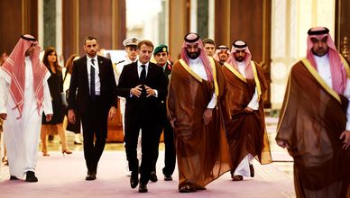 ماكرون في الرياض.. والاقتصاد يضغط على الناخبين في إسرائيل