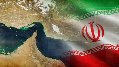 ضربة لارك ترفع منسوب التصعيد.. طهران تتمسك بأوراق هرمز