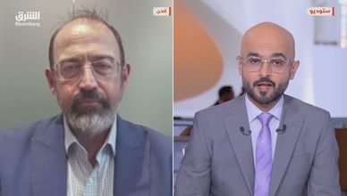 وفرة الإمدادات تهدئ سوق النفط رغم استمرار التوترات الجيوسياسية