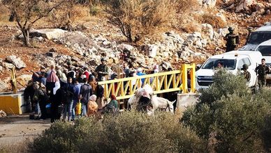 الحواجز الإسرائيلية تعزل بلدة حوارة.. وتعيق تنقل الفلسطينيين