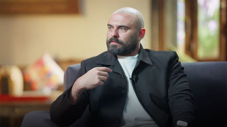 من كرة القدم إلى التمثيل.. أسرار قرار أحمد صلاح حسني في ضيفي