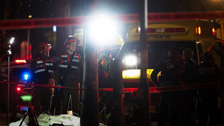 إسرائيل توسّع ضرباتها الجوية.. وإيران ترد بصواريخ مكثفة