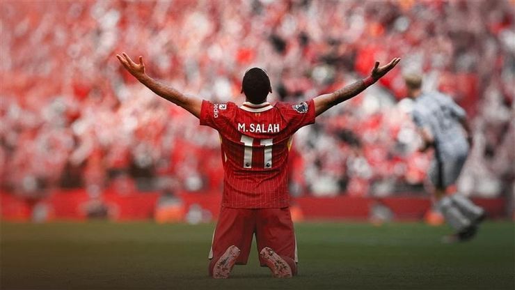 محمد صلاح يتوج تكريميا.. والبريميرليج يوثق رحلته الاستثنائية