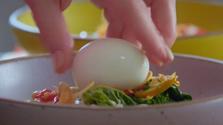 بيغل بالعسل وسلمون مدخن