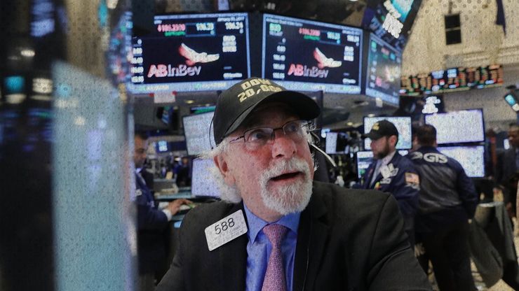 "داو جونز" يسجل قمة جديدة.. والذهب يرتفع قبل "تصويت إنهاء الإغلاق"