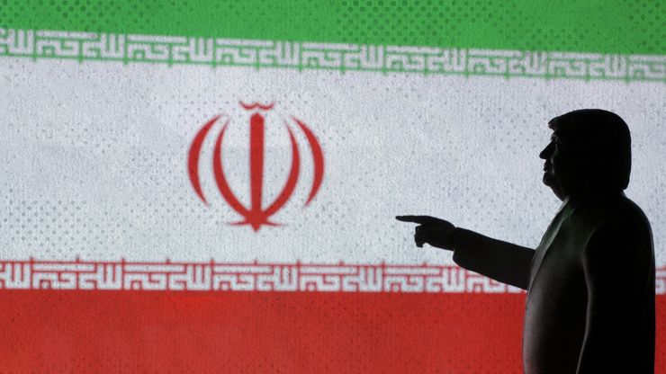 إيران تتحدى واشنطن والعقوبات.. وحزب الله يتمسك بسلاحه في ذكرى اغتيال أمينه نصر الله