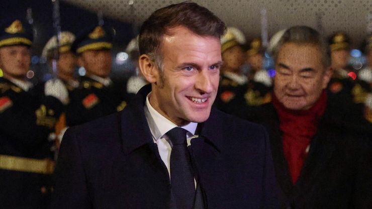 ماكرون يبدأ زيارته الرابعة لبكين لتعزيز الحوار