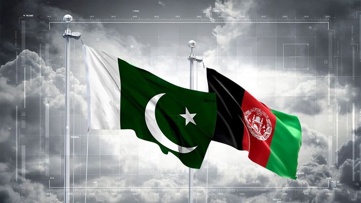 مساع لاحتواء توتر أفغانستان وباكستان.. وإجلاء رعايا من إسرائيل وإيران