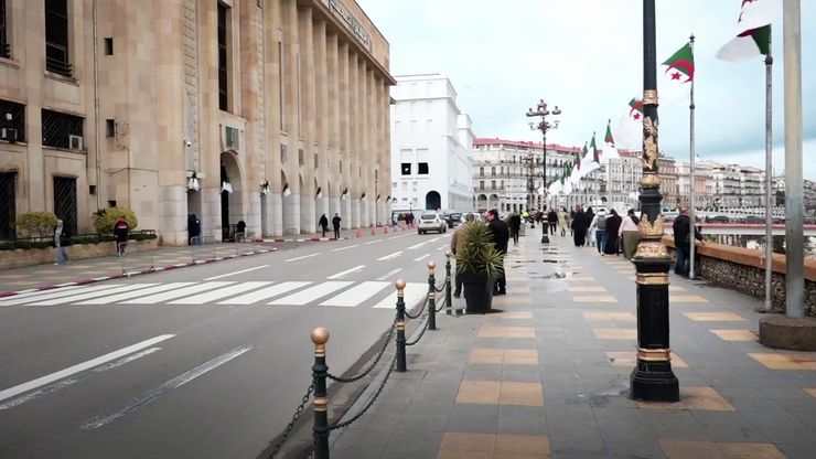 مشروع قانون الأحزاب في الجزائر يعيد رسم قواعد العمل السياسي
