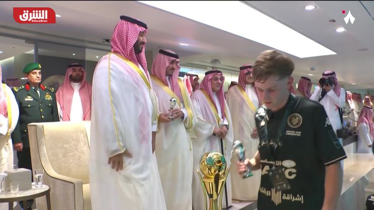 ولي العهد السعودي يتوج الهلال بطلا لكأس خادم الحرمين