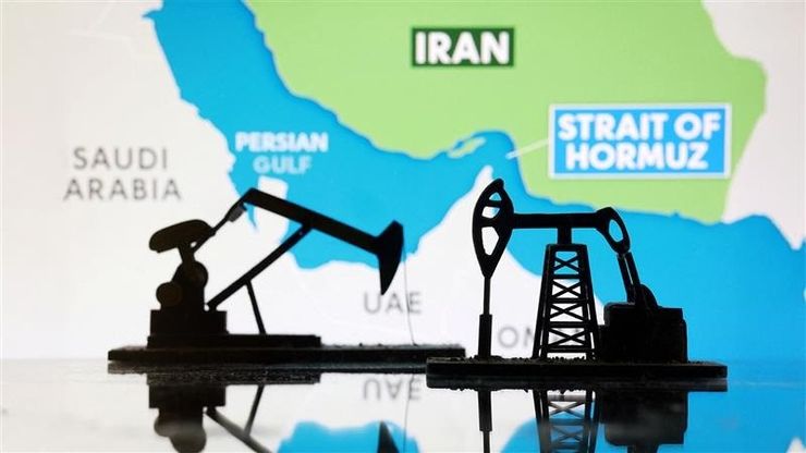 النفط يقفز والأسواق تتراجع.. مع استمرار إغلاق مضيق هرمز