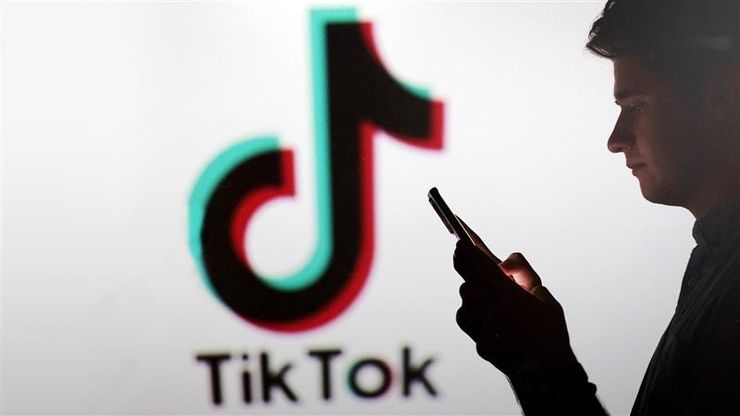 "تيك توك" تطلق أدوات ذكاء اصطناعي لتسهيل صناعة الفيديو