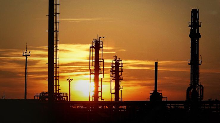 إيران أمام أسبوعين حاسمين.. وبرنت فوق 70 دولارا