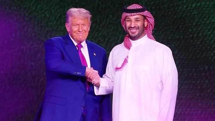 من السعودية بدأت الزيارة التاريخية.. ترمب يعيد رسم خريطة التحالفات