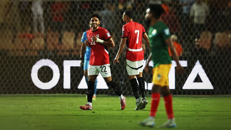 مصر تسعى لربع النهائي.. ومرموش يرفض عروض الانتقال الشتوية