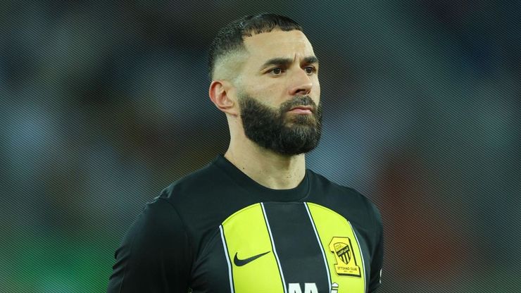 بنزيمة: "الهلال هو ريال مدريد آسيا".. و"مانشستر يونايتد" يحاول ضم "رونالدو"