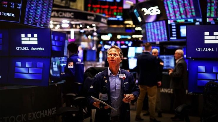 ارتياح سوري بعد إلغاء عقوبات "قيصر".. والأسهم العالمية تتراجع