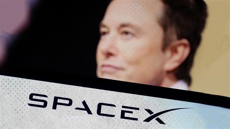 SpaceX تقود سباق الفضاء بقيمة سوقية قياسية وخطط مستقبلية