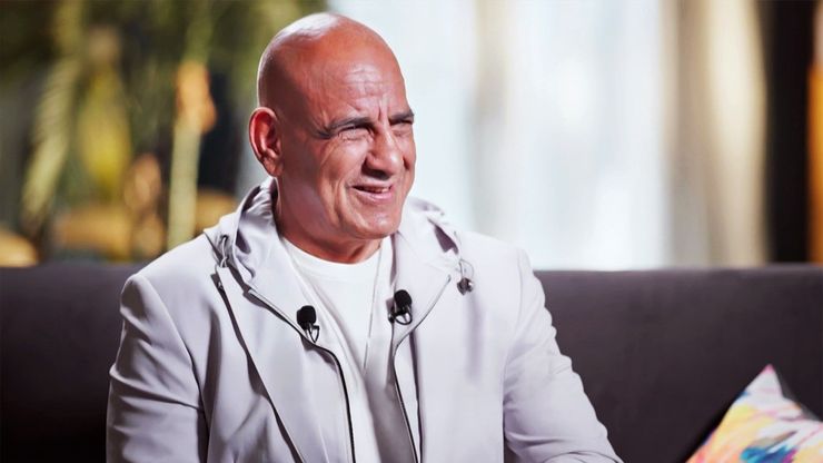 من كابوريا إلى رسائل البحر.. محمد لطفي يستعيد مسيرته الفنية في ضيفي