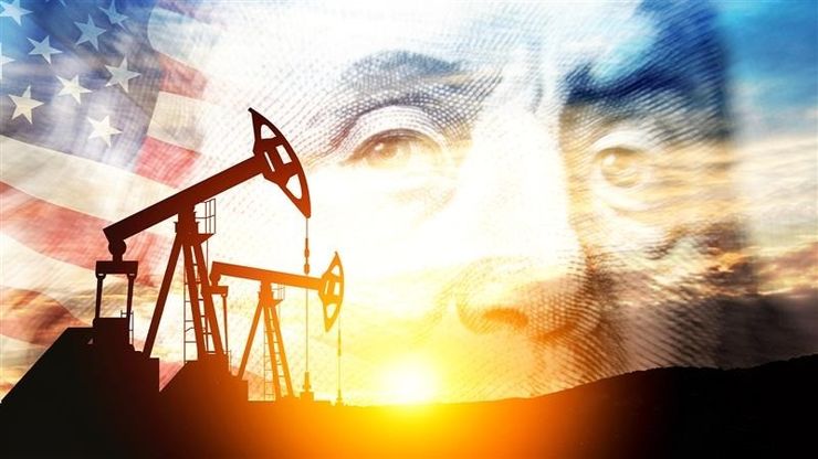 واشنطن تتدخل لكبح أسعار الطاقة.. وتسمح ببيع النفط الإيراني العالق في البحر