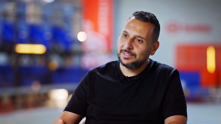محمد عزت.. خبرة وتحديات نجاح "بوسطة" في ريادة قطاع الشحن