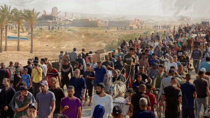 فوضى المساعدات تشعل غزة.. والجمعة أول أيام عيد الأضحى