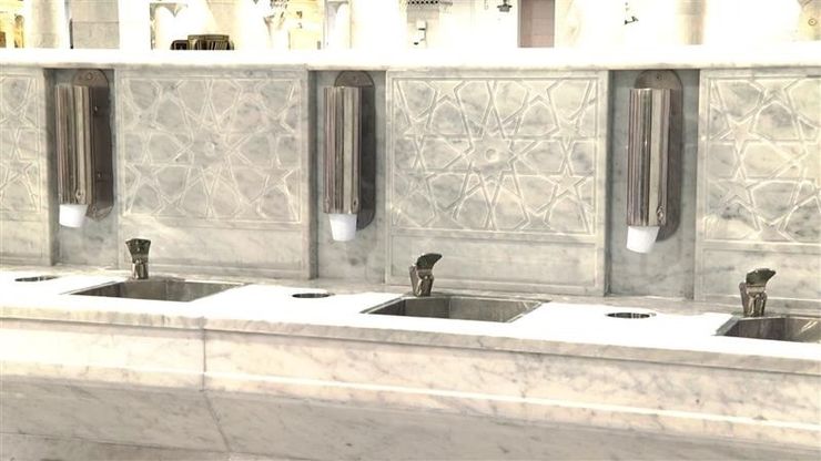 الحرم المكي يطلق مشروع مشربيات زمزم لتسهيل وصول المياه