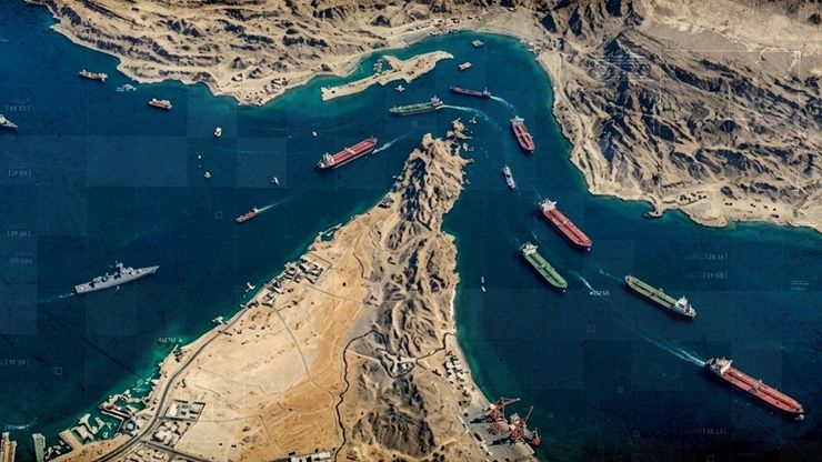 أزمة "هرمز" تتصاعد.. و"صراع سفن" بين روسيا وأوروبا