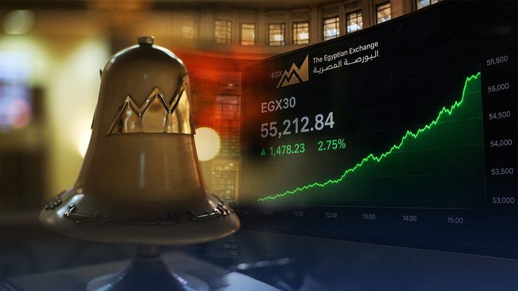 "EGX30" عند 55 ألف نقطة.. والنفط يتراجع بعد 6 جلسات مكاسب