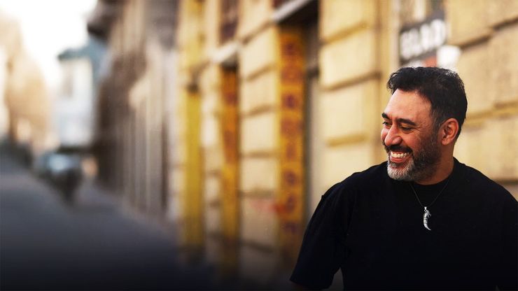 عمرو مصطفى.. مسيرة فنية حافلة بأكثر من ألف أغنية