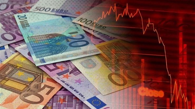 مع تصاعد المخاوف التجارية.. اليورو يتراجع والنفط يعزز مكاسبه