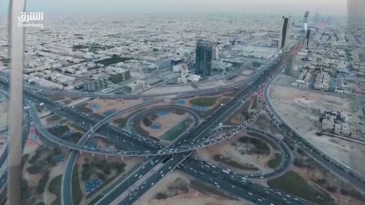 مطار الملك خالد يستأنف العمل.. وتهديدات بين أميركا وإيران