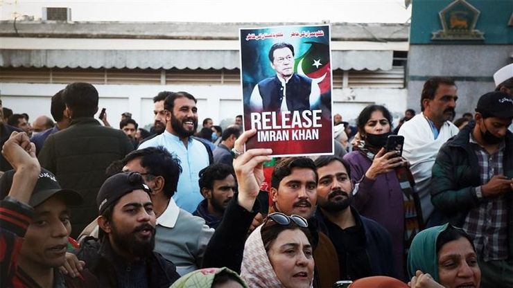 عمران خان.. محاكمات وإدانات