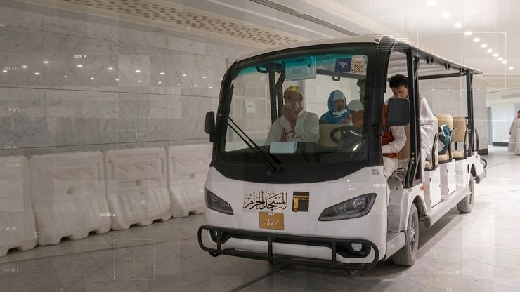 مكة المكرمة.. عربات مكيفة ومجهزة لذوي الإعاقة مجانا