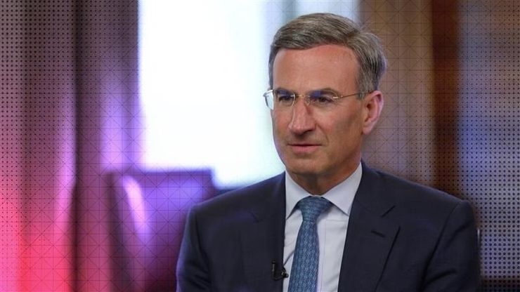 من الحكومة إلى المال العالمي.. مسار بيتر أورزاغ