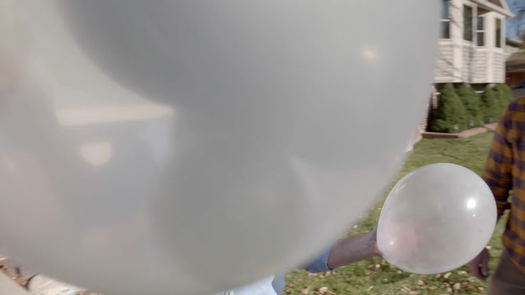 ابتسامة مرة