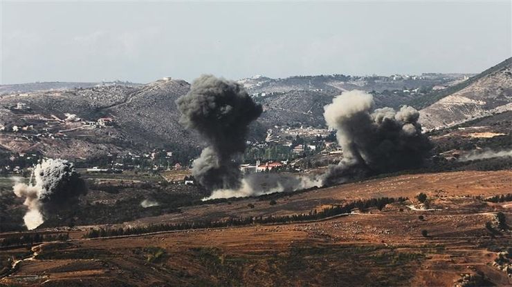 غارات إسرائيلية على لبنان.. وسوريا أمام اختبار المقاتلين الأجانب