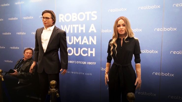 معرض لاس فيجاس.. الروبوت البشري يقترب من الواقع