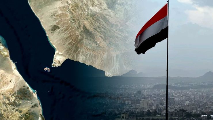 استهداف مواقع للحوثي في اليمن.. وإطلاق تحذيرات بحرية في مضيق هرمز