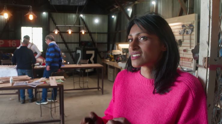 طائرة أيقونية