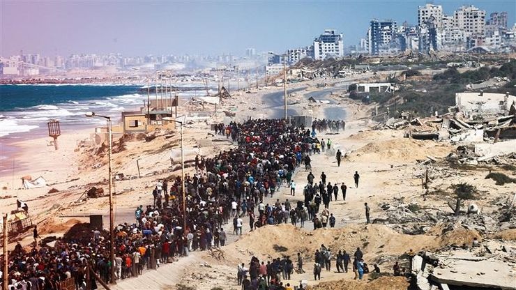 اتفاق غزة يدخل حيز التنفيذ.. و"ترمب" يفعل خطته لإعادة ترتيب القطاع