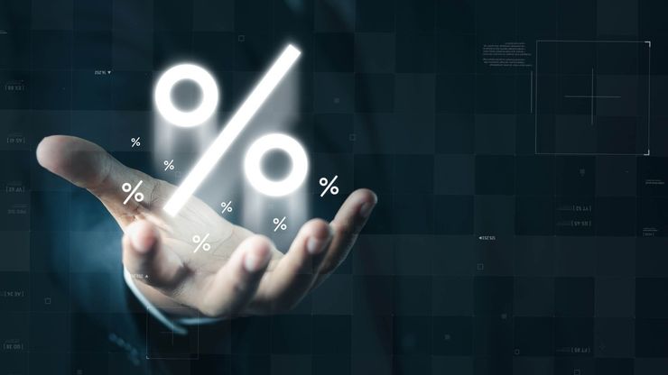 تاسي يتماسك فوق 11 ألف نقطة.. و"سابك" تتحول إلى الربحية